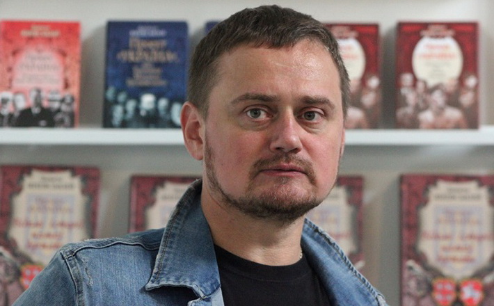 Серію власних детективів у Черкасах презентує сучасний український письменник