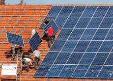 Сонячні батареї на шкільних дахах могли б наповнювати міський бюджет