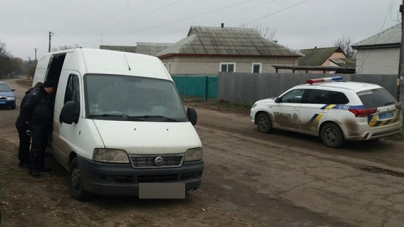 На Смілянщині поліцейські виявили автомобіль, що перевозив спиртову суміш