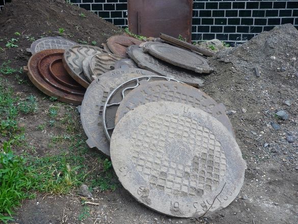 За місяць із вулиць Черкас крадуть близько 70 каналізаційних люків