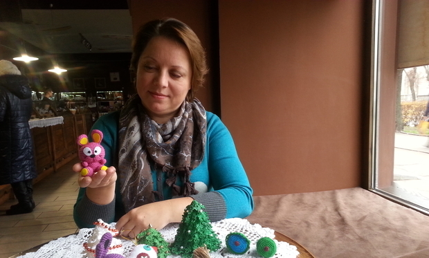 Майстриня з Черкас виготовляє “лікувальні” іграшки для дітей