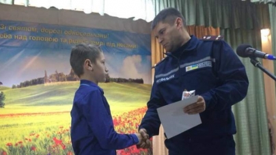 На Черкащині нагородили маленького героя, який врятував 3-річного малюка