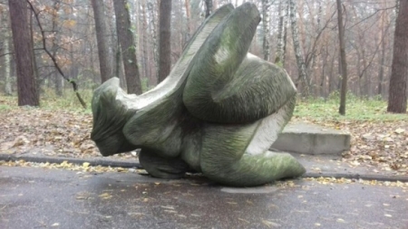 У парку “Сосновий бір” пошкодили скульптуру
