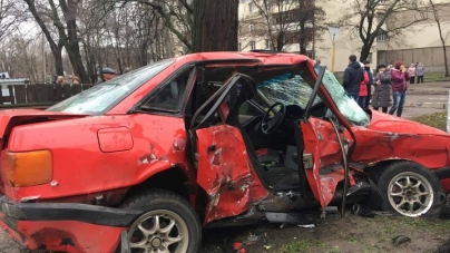 У жахливій ДТП загинув водій і постраждало ще п`ятеро осіб