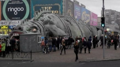 “Дракона” на прохання міського голови перемістять з площі в центрі міста