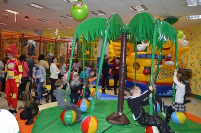 Для понад сотні категорійних дітей Черкаського району розпочалися новорічні свята
