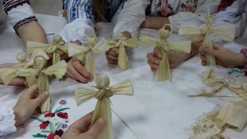 Новорічну кусудаму та різдвяного янгола вчилися виготовляти черкаські діти