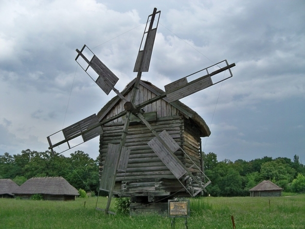 На Шполянщині реставрують старовинний вітряк