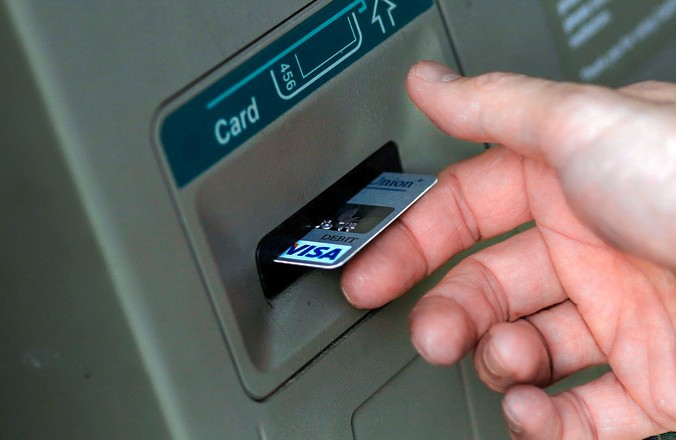 На Черкащині активізувалися шахраї, які викрадають гроші з банківських карток