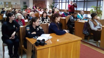 Центральна міська бібліотека та Патрульна поліція Черкас запровадили спільні інформаційні заходи для населення