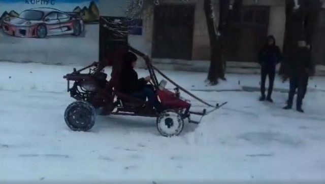 Машину для прибирання снігу розробили студенти ЧДТУ