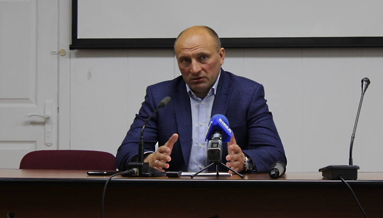 Мер Черкас звернувся до батьків школярів та дошкільнят міста