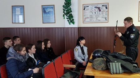 Черкаським школярам розповіли про роботу Національної поліції