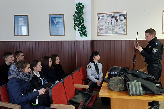 Черкаським школярам розповіли про роботу Національної поліції