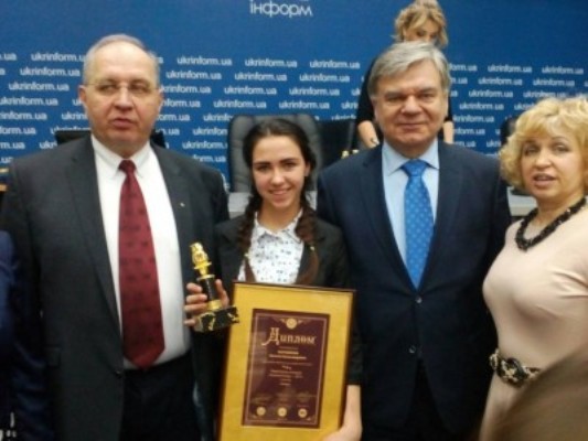 “Освітній Оскар-2017″ отримала учениця черкаського профтехучилища