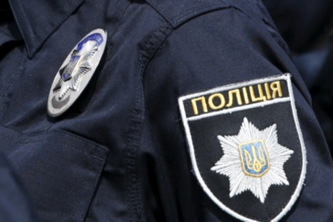 Черкаські патрульні повернули чоловікові загублений рюкзак