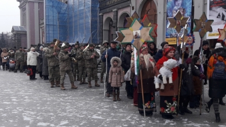 У Черкасах пройшла спільна святкова хода “Різдвяні зорі”