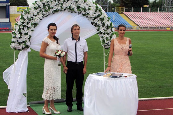 Понад 200 черкаських пар уклали торік шлюб за добу
