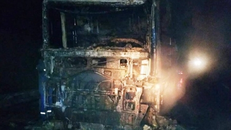 На Черкащині вантажівка згоріла вщент (відео)