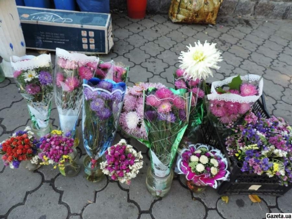 Черкаські квітникарі зможуть продавати квіти 8 березня на алеї бульвару Шевченка