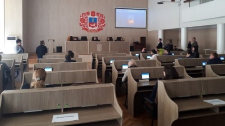 Черкаські перевізники просять у міського голови скликати позачергову сесію