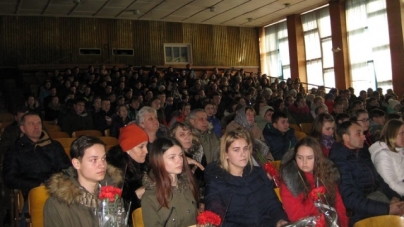 Фільм “Кіборги”: школярі черкащини аплодували і плакали