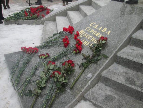 До пам’ятника борцям за волю України поклали квіти