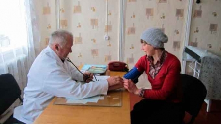 Лікар з Черкащині ставить безпомилкові діагнози вже 52 роки