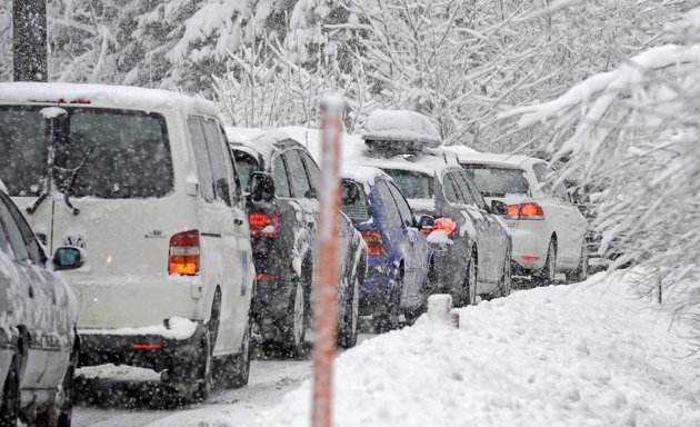 10 автівок витягли черкаські рятувальники зі снігових заметів