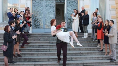 Черкаські журналісти видали колегу заміж (Фото)
