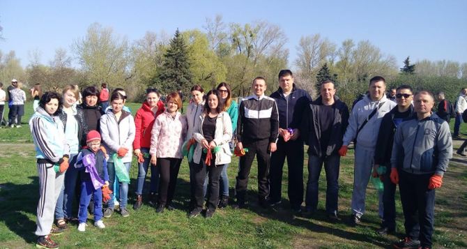 День довкілля черкаські екологи відзначили прибиранням набережної