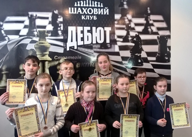 Чемпіонат області з шахів серед юнаків та дівчат відбувся в Черкасах (Фото)