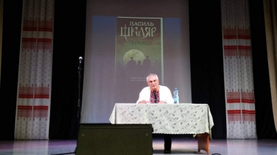 Василь Шкляр презентував черкасцям популярний історичний роман “Троща”