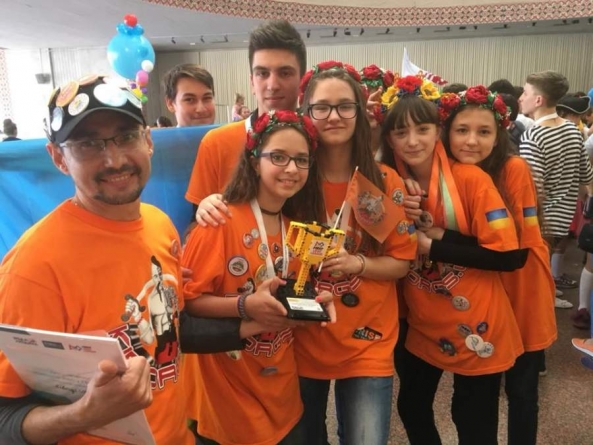 Черкаські школярі приїхали з нагородами з «ROBOfirst 2018 – більше ніж роботи!»