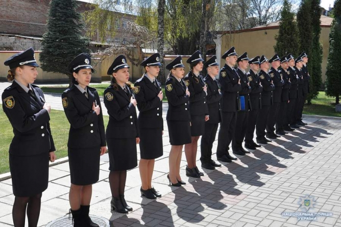Ряди поліції Черкащини поповнили сімнадцять новобранців