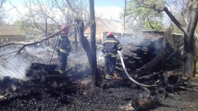 Палили сміття – спалили півтори тонни сіна та дрова