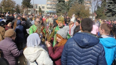 У неділю черкасці освячували вербу