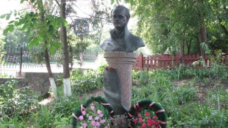 Вандали зруйнували пам’ятник В’ячеславу Чорноволу на Черкащині