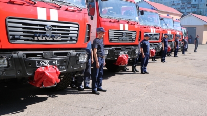 Коштом міського бюджету рятувальникам Черкас подарували новий пожежний автомобіль