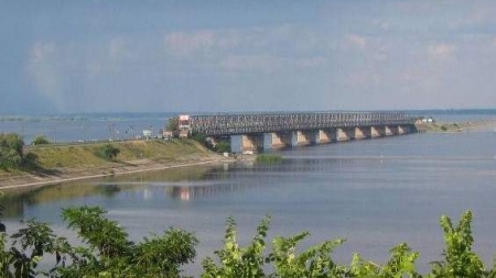 На мосту через Дніпро продовжуються ремонтні роботи