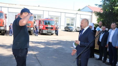 Шість новеньких пожежних автомобілів передав Анатолій Бондаренко для обласного управління ДСНС