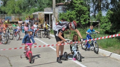 Перша велодоріжка з’явилася на набережній Дніпра в Каневі (Фото)