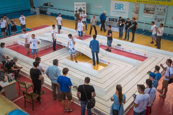 Призерами Всеукраїнської олімпіади з робототехніки стали студенти ЧДТУ