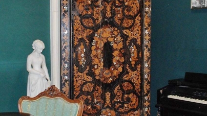Унікальну шафу віком в 300 років виставили в Черкаському краєзнавчому музеї