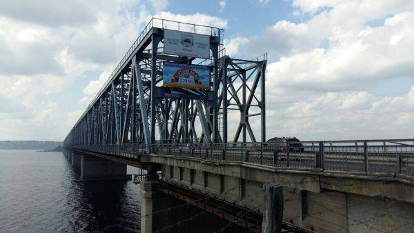 Рух автотранспорту 15 червня по мосту через Дніпро буде закрито