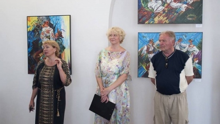 У художньому музеї презентували «Україну у променях західного сонця»