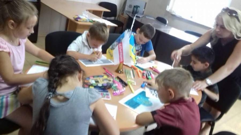 Партійці Корсунь-Шевченківського до Дня Конституції організували конкурс дитячого малюнку