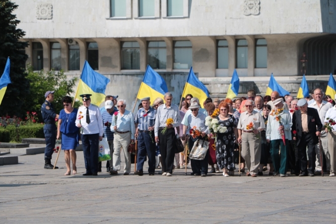 Пам’ять загиблих на війні українців вшанували в Черкасах (Фото)
