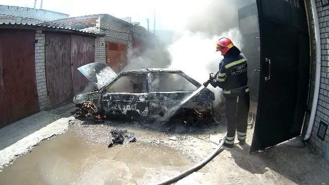 Черкащанин ледь не спалив власний автомобіль під час ремонту