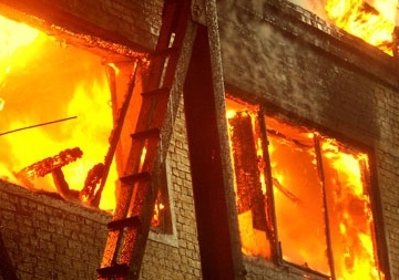 У черкаській дев`ятиповерхівці сталася масштабна пожежа